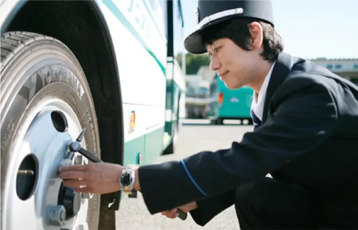 車両点検の様子
